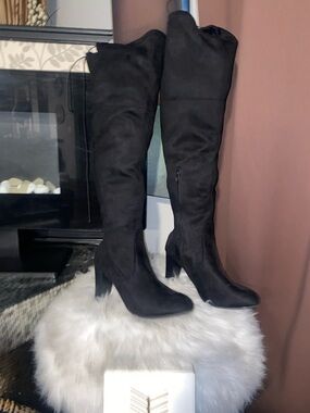 Women's Black Over-the-Knee Heeled Boots